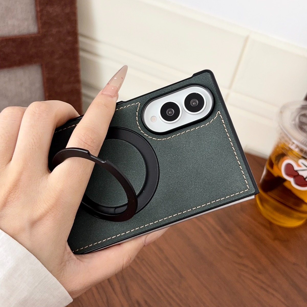 Luxuriöse Schafsleder-Handyhül – Magnetic Charging Stand Bewertung und Preis