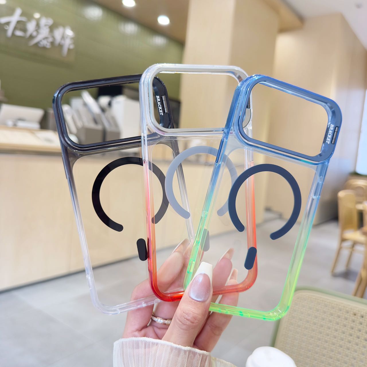Linsenständerhalter, transpare – Magnetic Charging Stand Bewertung und Preis